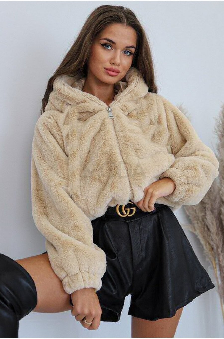 Geaca dama de iarna scurta, blana eco, crem, cu buzunare si gluga, Rosary 1 - jojofashion.ro