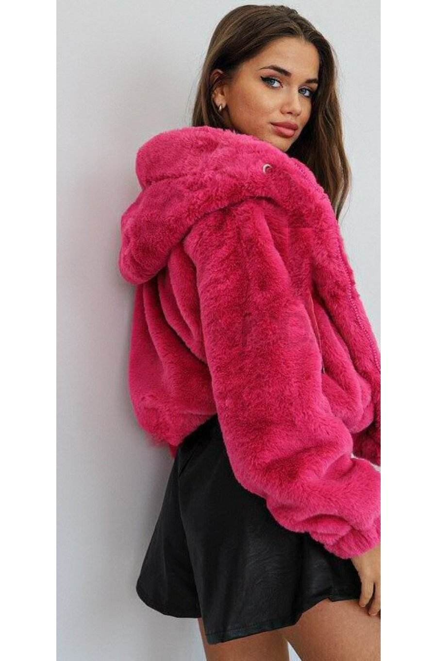 Geaca dama de iarna scurta, blana eco, roz fucsia, cu buzunare si gluga, Rosary Geaca dama de iarna scurta, blana eco, roz fucsia, cu buzunare si gluga, Rosary 2 - jojofashion.ro