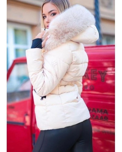 Geaca dama de iarna scurta, crem, matlasata, cambrata, cu gluga si blanita, Pinky Geci dama, Geaca dama de iarna scurta, crem, matlasata, cambrata, cu gluga si blanita, Pinky - jojofashion.ro