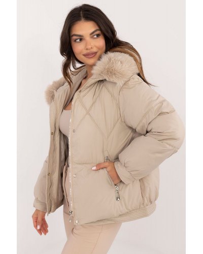 Geaca dama de iarna scurta, bej, matlasata, cu gluga si blanita, Letizia Geci dama, Geaca dama de iarna scurta, bej, matlasata, cu gluga si blanita, Letizia - jojofashion.ro