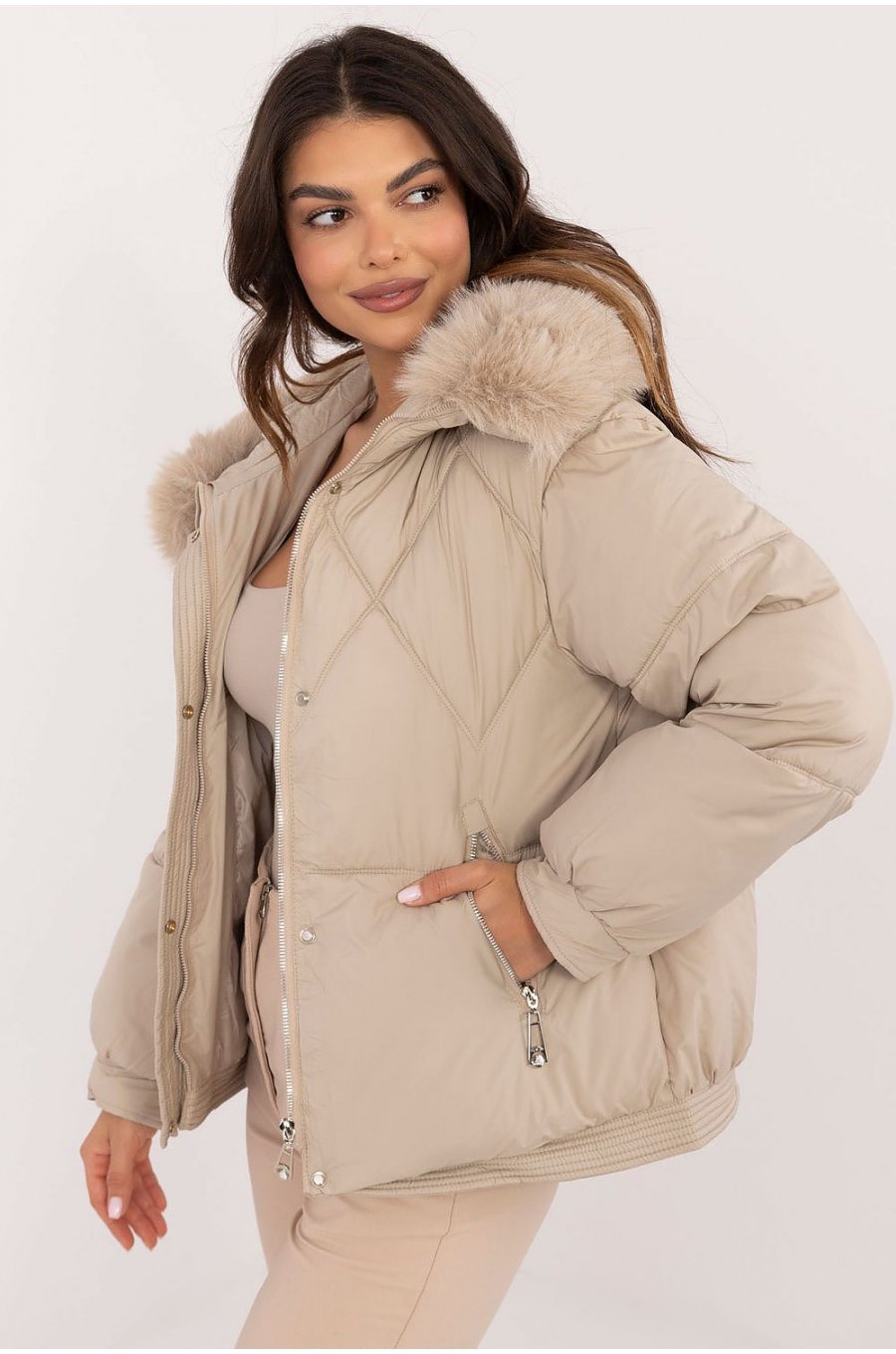 Geaca dama de iarna scurta, bej, matlasata, cu gluga si blanita, Letizia 2 - jojofashion.ro