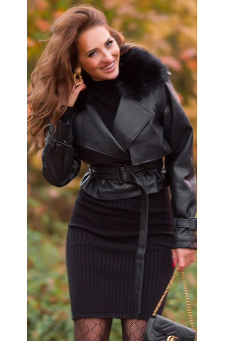 Geaca dama de iarna scurta, din piele eco neagra, cu guler din blana, Kaleea 2 - jojofashion.ro