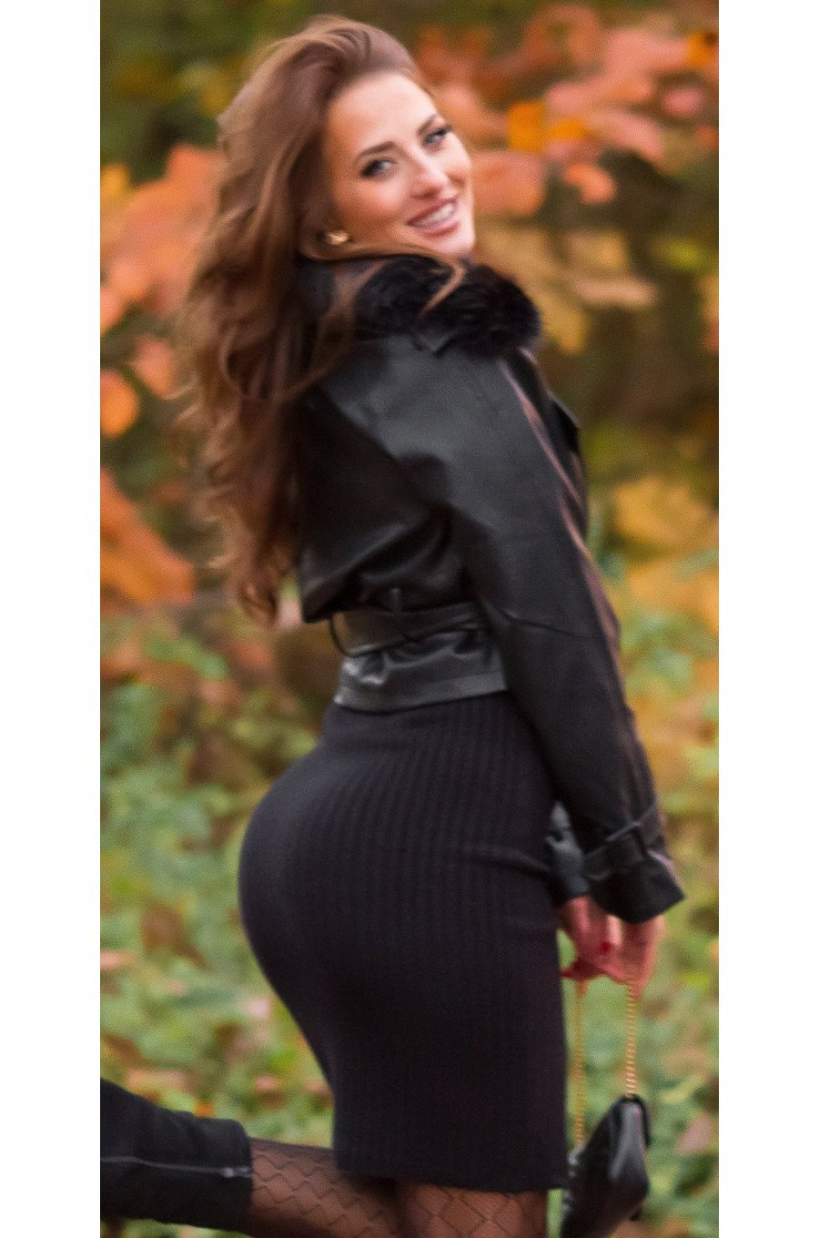 Geaca dama de iarna scurta, din piele eco neagra, cu guler din blana, Kaleea 3 - jojofashion.ro