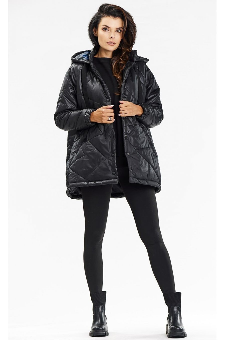 Geaca dama de iarna scurta, matlasata, neagra, cu gluga, Lynette Geaca dama de iarna scurta, matlasata, neagra, cu gluga, Lynette 2 - jojofashion.ro