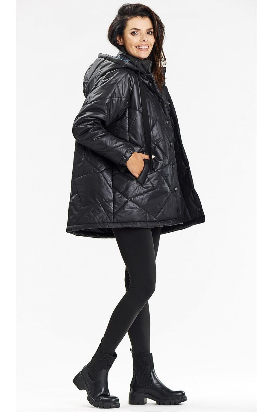 Geaca dama de iarna scurta, matlasata, neagra, cu gluga, Lynette Geaca dama de iarna scurta, matlasata, neagra, cu gluga, Lynette 3 - jojofashion.ro