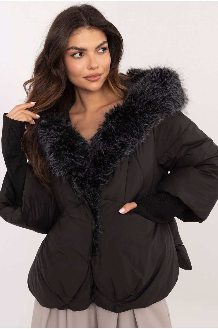 Geaca dama de iarna, scurta, matlasata, neagra, cu gluga si blanita, Aaralyn 1 - jojofashion.ro