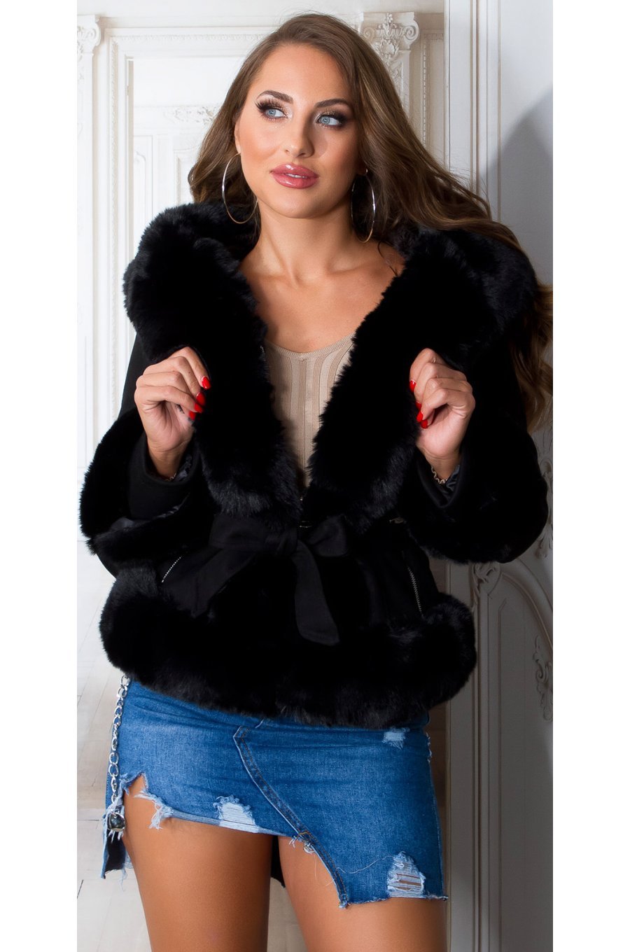 Geaca dama de iarna scurta, piele eco intoarsa, neagra, cu gluga si blanita, Queen 2 - jojofashion.ro