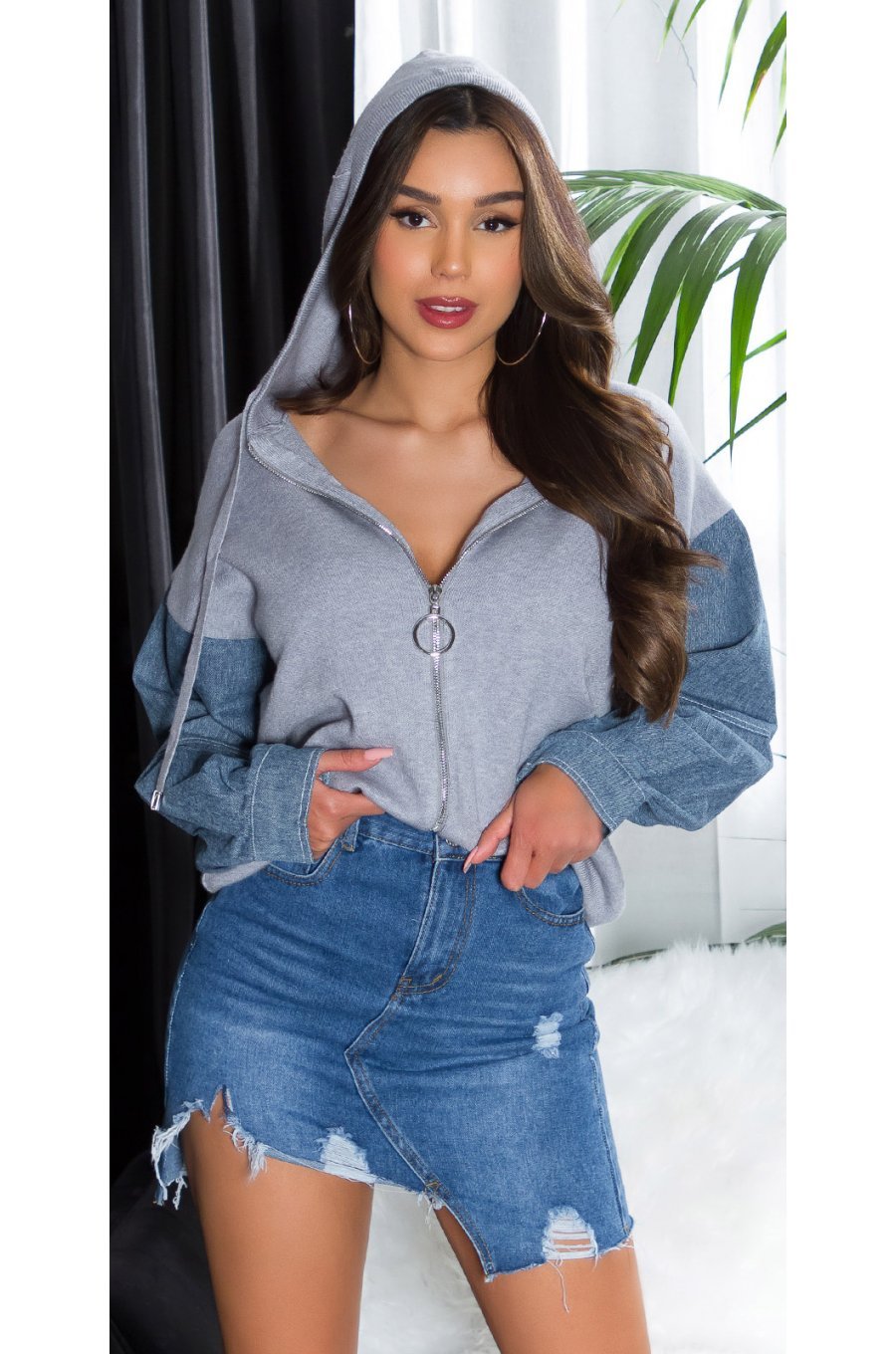 Geaca dama de primavara scurta, gri, cu gluga si maneca din blugi, Iuliana 1 - jojofashion.ro