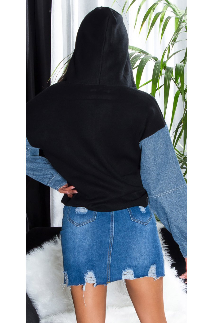 Geaca dama de primavara scurta, neagra, cu gluga si maneca din blugi, Iuliana 2 - jojofashion.ro