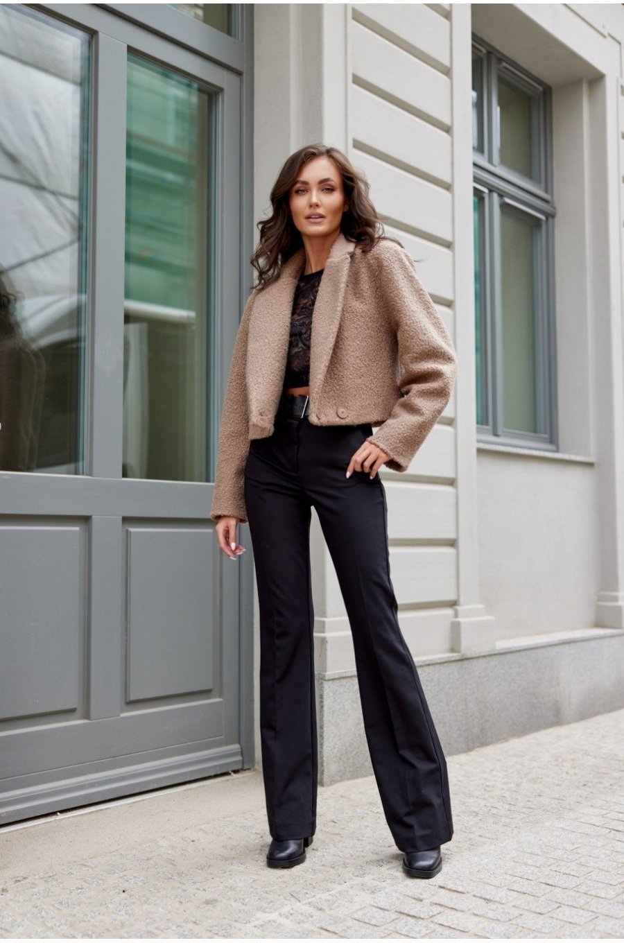 Geaca dama de toamna scurta, cappuccino, cu revere si nasturi mari, Renate 3 - jojofashion.ro