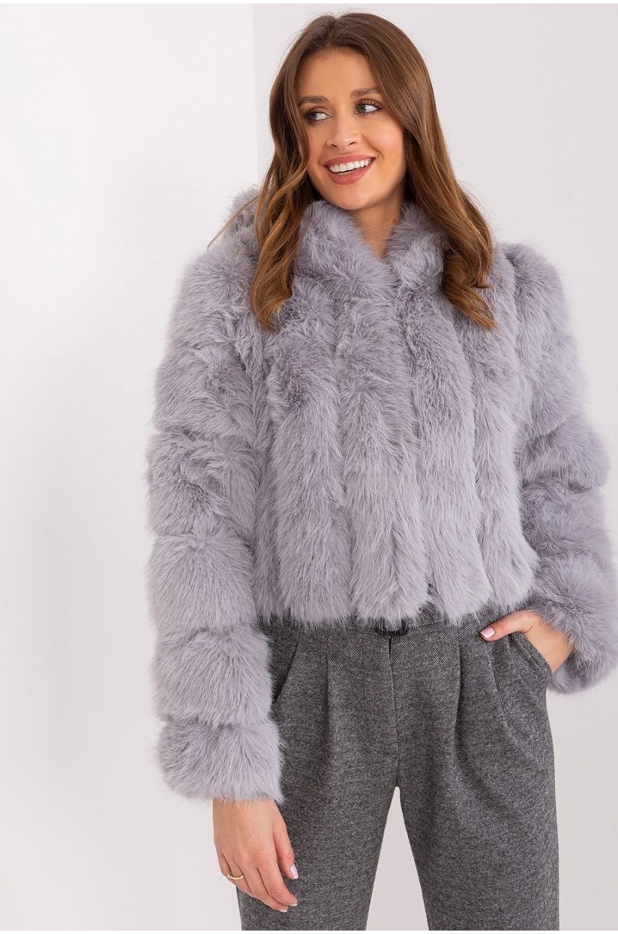 Geaca dama scurta, din blana eco, gri, cu gluga, Lubelle6 Geaca dama scurta, din blana eco, gri, cu gluga, Lubelle6 1 - jojofashion.ro