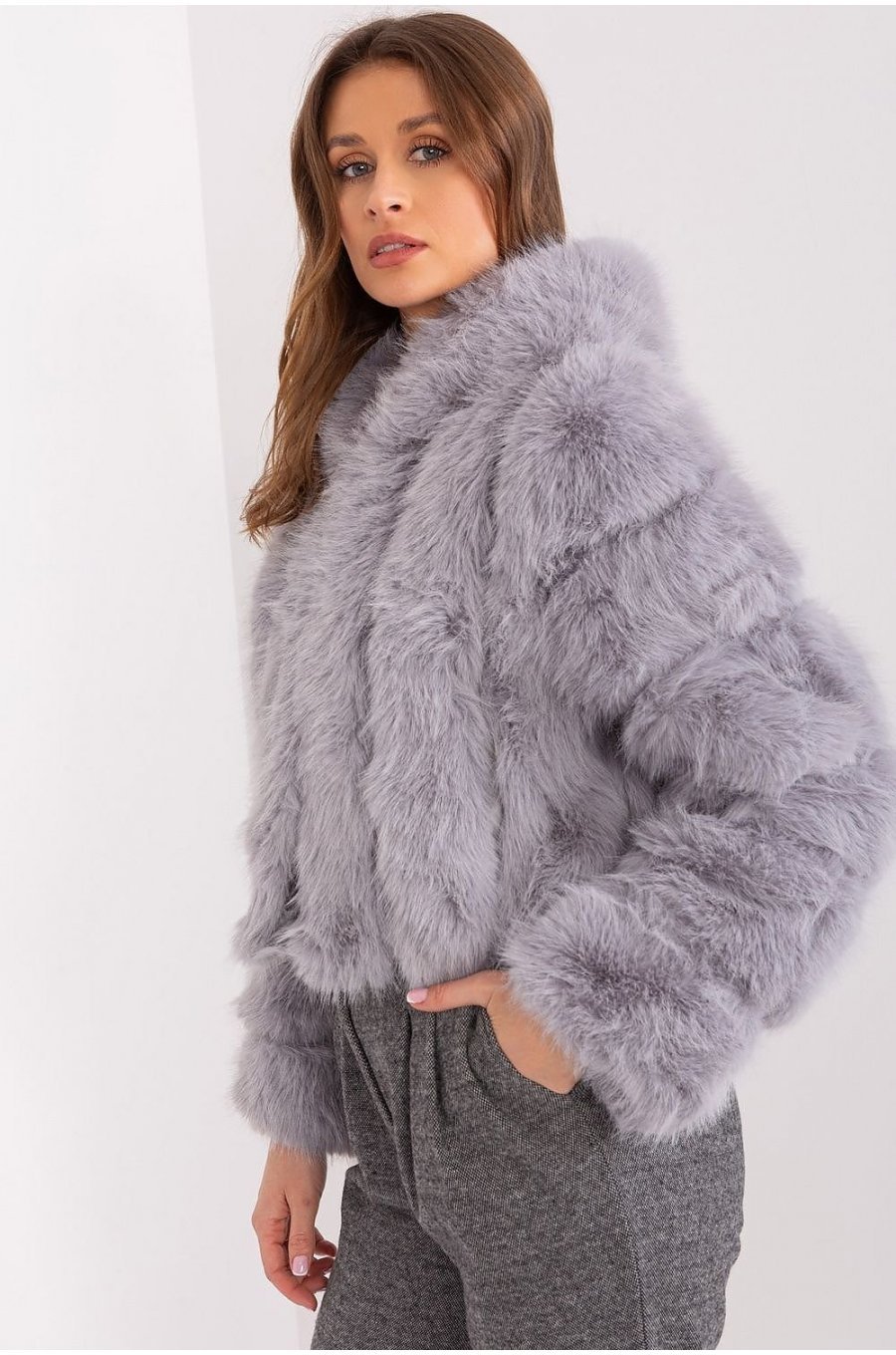 Geaca dama scurta, din blana eco, gri, cu gluga, Lubelle6 Geaca dama scurta, din blana eco, gri, cu gluga, Lubelle6 2 - jojofashion.ro