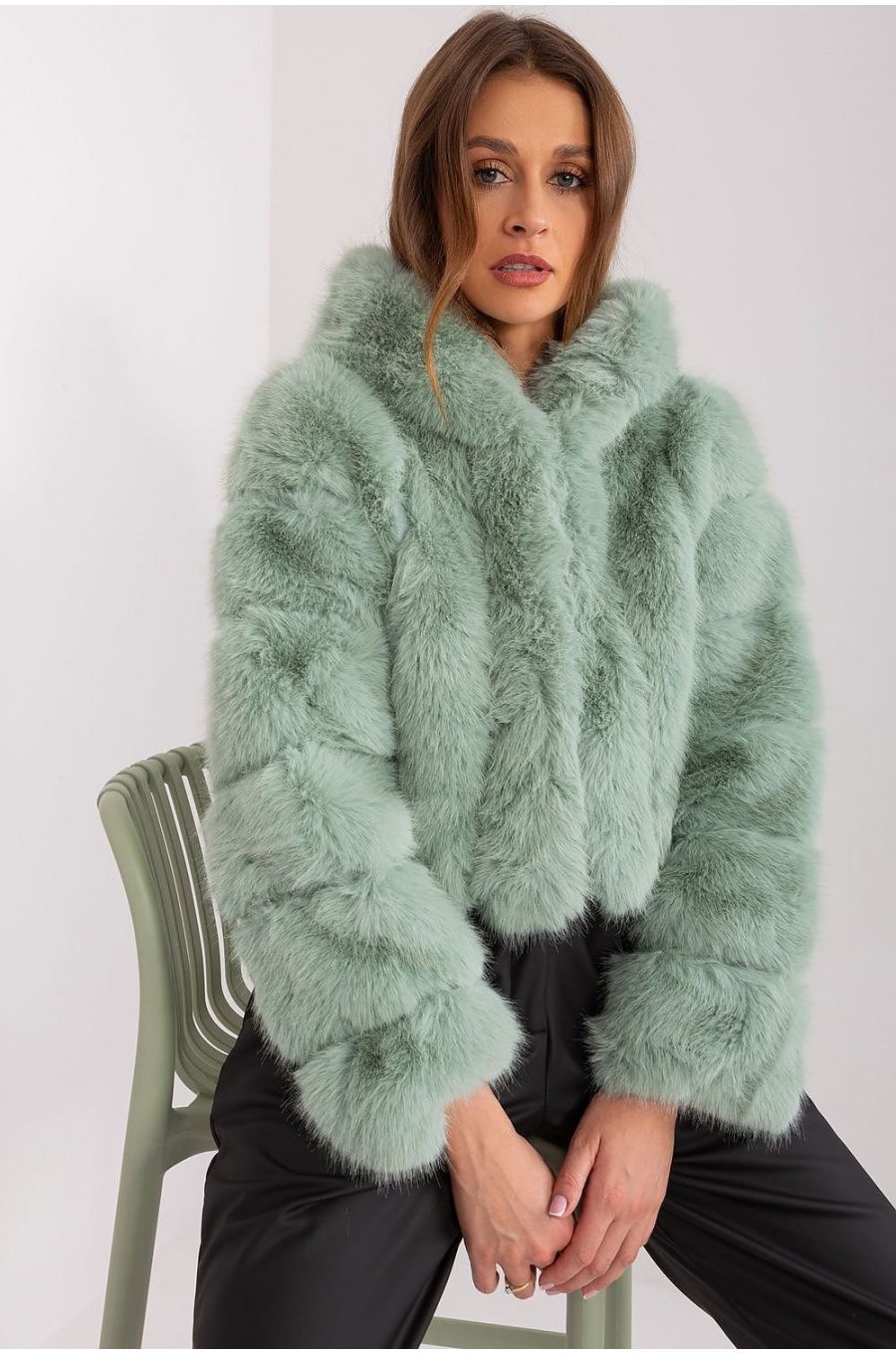 Geaca dama scurta, din blana eco, menta, cu gluga, Lubelle10 Geaca dama scurta, din blana eco, menta, cu gluga, Lubelle10 4 - jojofashion.ro