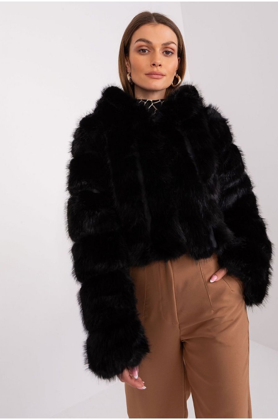 Geaca dama scurta, din blana eco, neagra, cu gluga, Lubelle 1 - jojofashion.ro