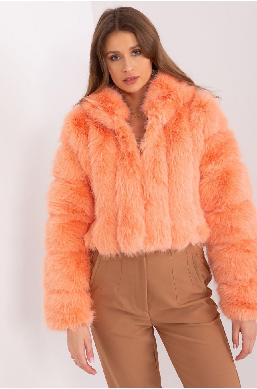 Geaca dama scurta, din blana eco, somon, cu gluga, Lubelle11 Geaca dama scurta, din blana eco, somon, cu gluga, Lubelle11 1 - jojofashion.ro