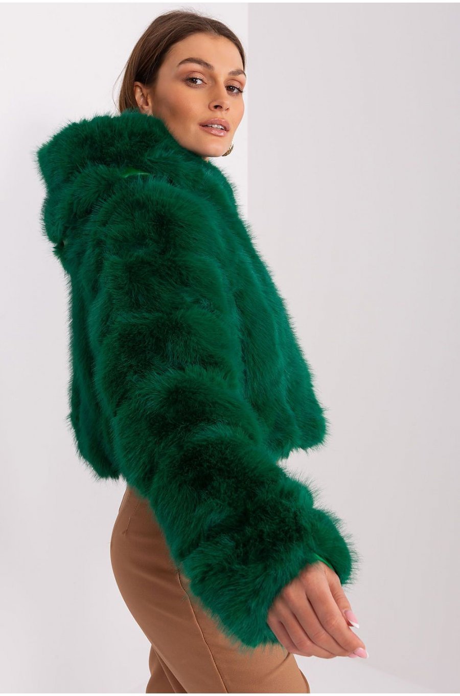 Geaca dama scurta, din blana eco, verde, cu gluga, Lubelle3 Geaca dama scurta, din blana eco, verde, cu gluga, Lubelle3 2 - jojofashion.ro