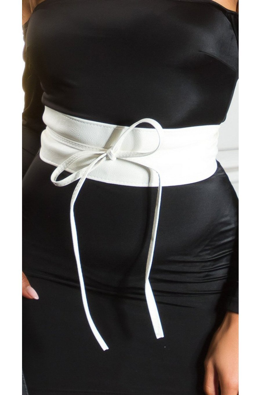 Curea dama, din imitatie piele, alba, lata, cu snur, Kalissy Curea dama, din imitatie piele, alba, lata, cu snur, Kalissy 1 - jojofashion.ro