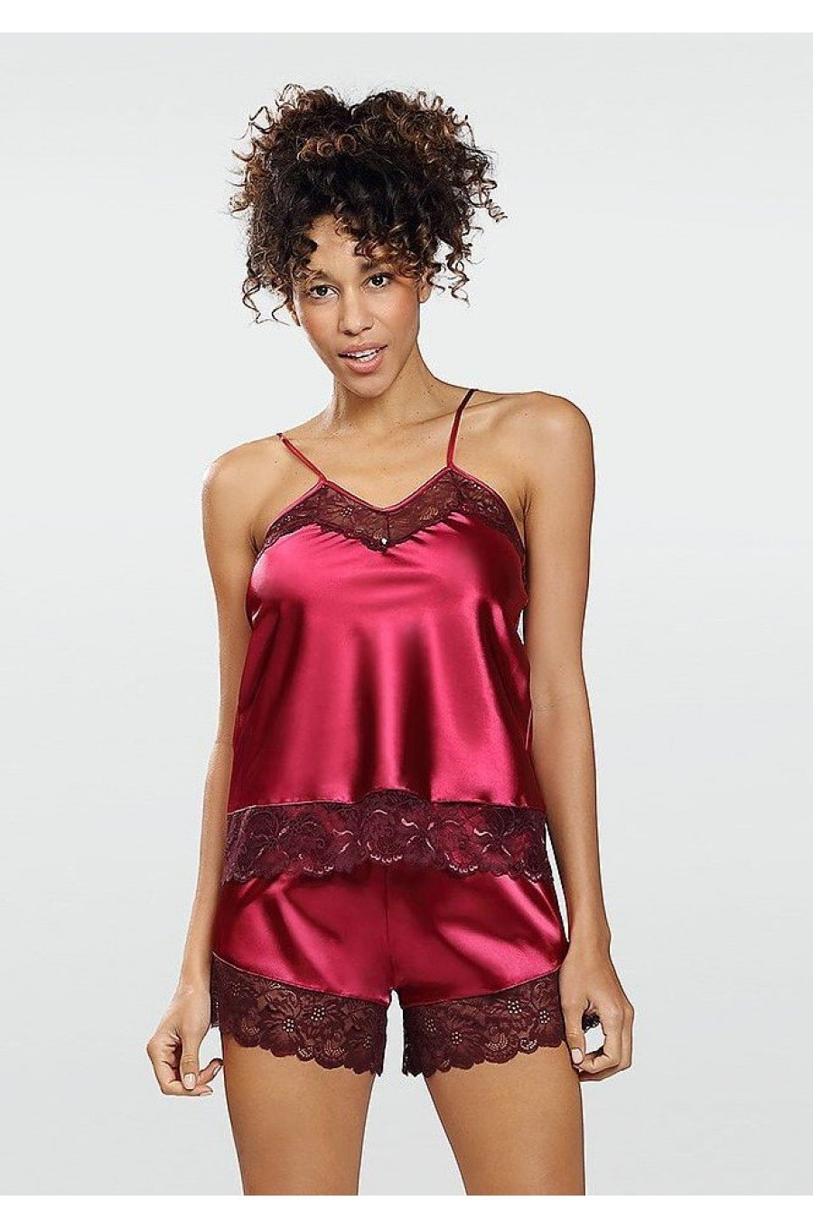 Set neglijeu din satin burgundy, cu insertii din dantela, Julle 1 - jojofashion.ro