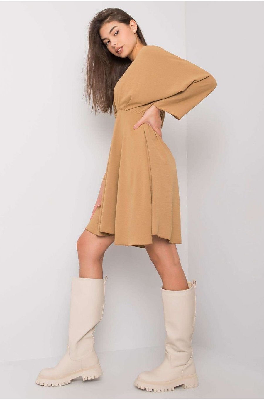 Rochie scurta bej cu maneca lunga Hannah1 2 - jojofashion.ro