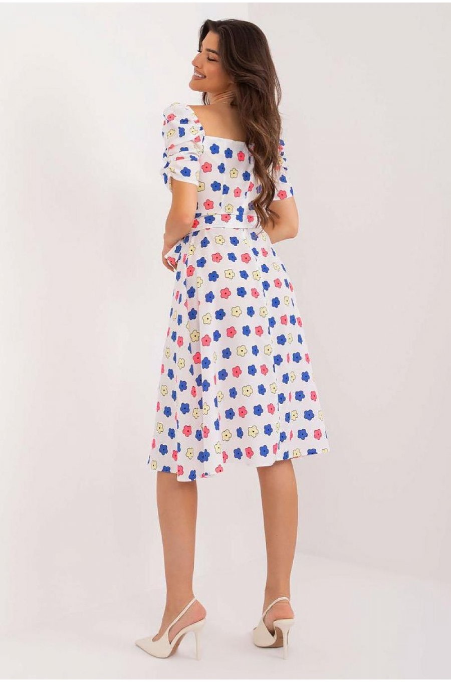 Rochie midi, alba cu floricele, in clos, cu maneca trei sferturi, Arissa2 2 - jojofashion.ro