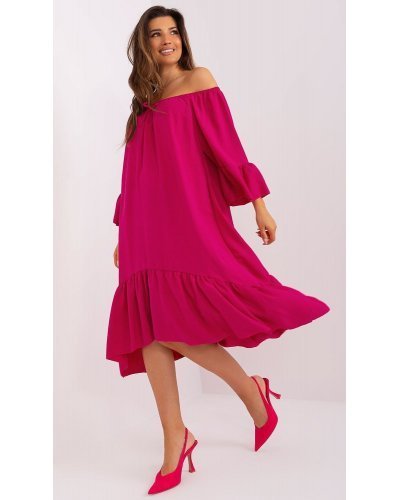 Rochie midi roz fucsia vaporoasa cu volane oversize Makadamia Rochii de vara, Rochie midi roz fucsia vaporoasa cu volane oversize Makadamia - jojofashion.ro