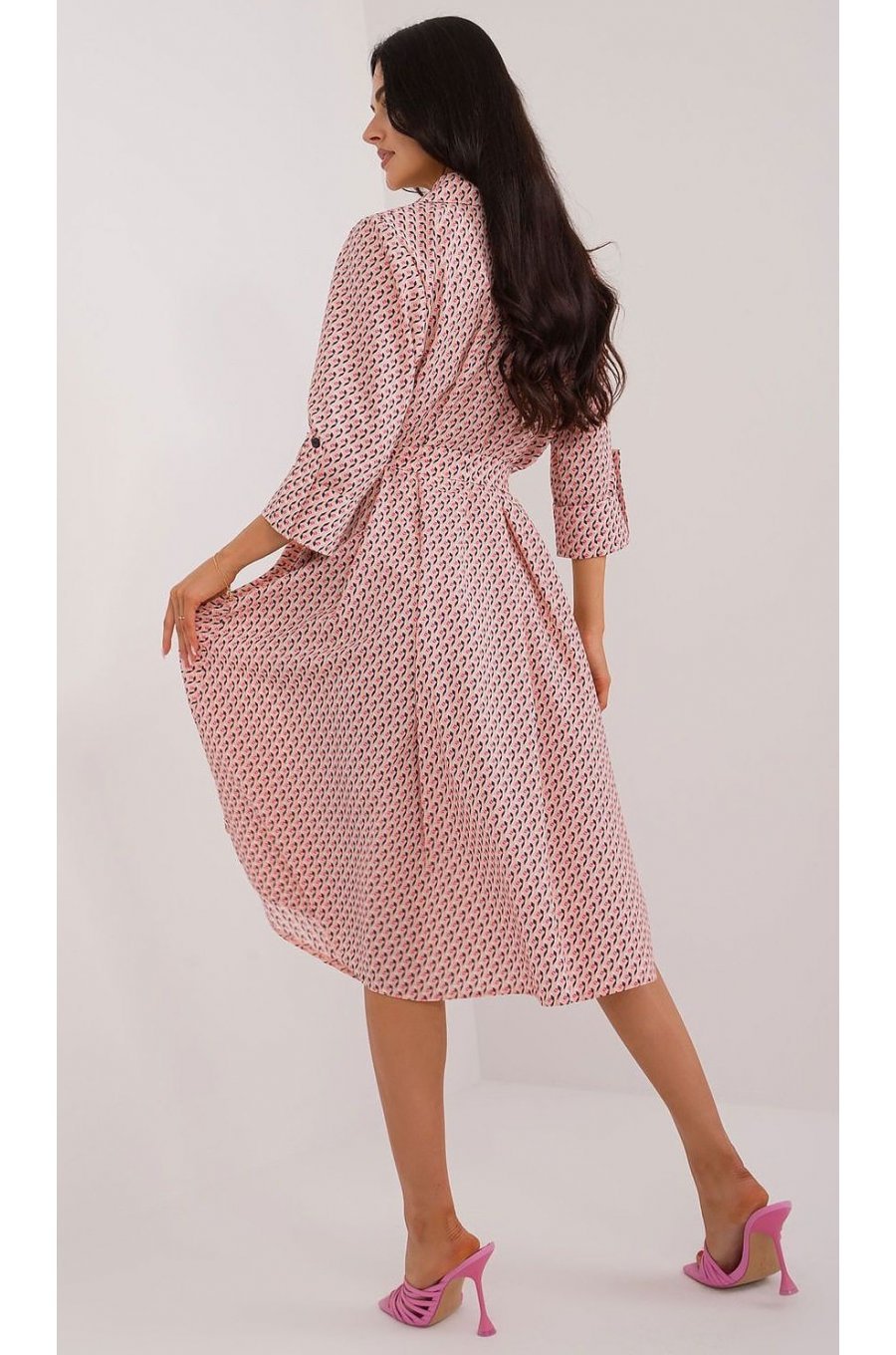 Rochie tip camasa roz prafuit cu print multicolor midi cu maneca trei sferturi Saila2 3 - jojofashion.ro