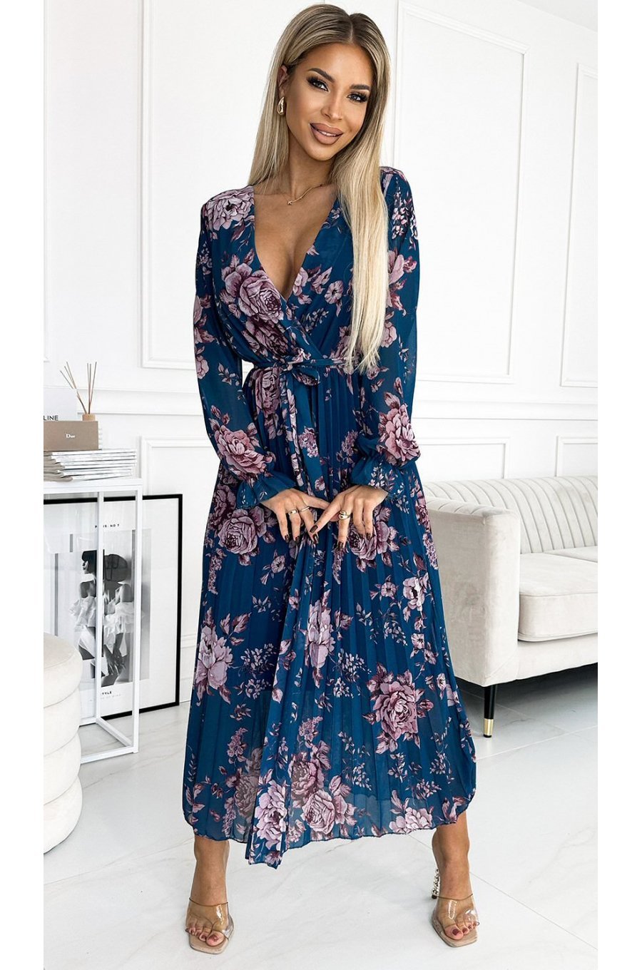 Rochie lunga plisata din chiffon bleu cu flori roz cu maneca lunga Esca 1 - jojofashion.ro
