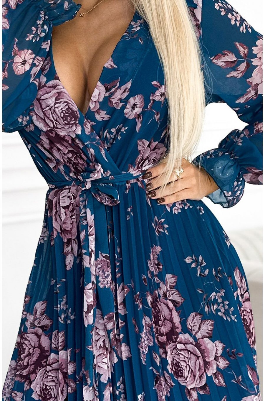 Rochie plisata lunga, din chiffon bleu cu flori roz, cu maneca lunga, Esca 3 - jojofashion.ro