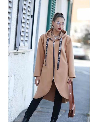 Palton casual bej inchis asimetric cu gluga si fermoar Tokio Paltoane dama, Palton casual bej inchis asimetric cu gluga si fermoar Tokio - jojofashion.ro