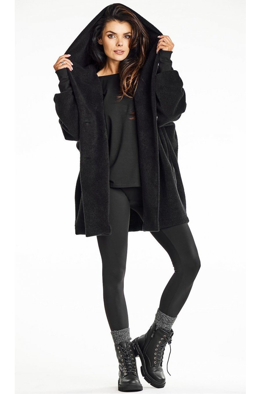 Palton dama de iarna midi, negru, tip kimono, oversize, cu gluga, Miriam1 Palton dama de iarna midi, negru, tip kimono, oversize, cu gluga, Miriam1 4 - jojofashion.ro