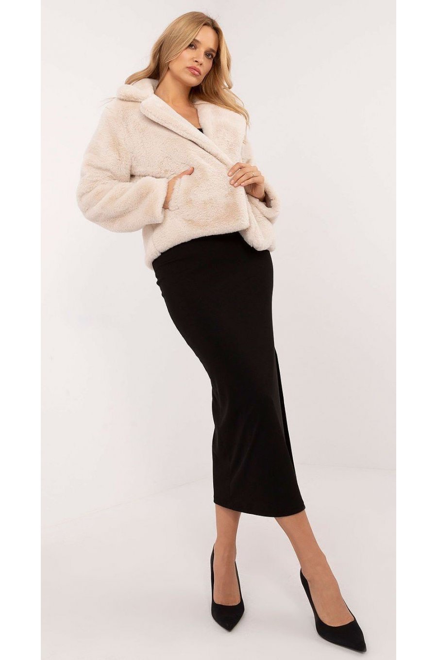 Geaca dama de iarna scurta, din blana eco, crem, Yanira2 Geaca dama de iarna scurta, din blana eco, crem, Yanira2 3 - jojofashion.ro