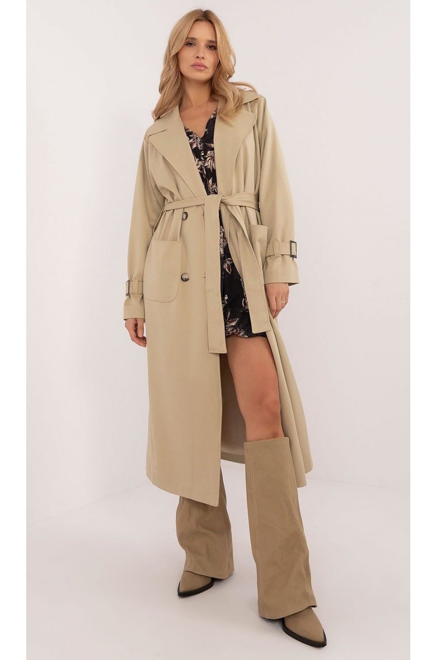 Palton dama elegant lung, bej, cu buzunare aplicate, Eylem Palton dama elegant lung, bej, cu buzunare aplicate, Eylem 1 - jojofashion.ro