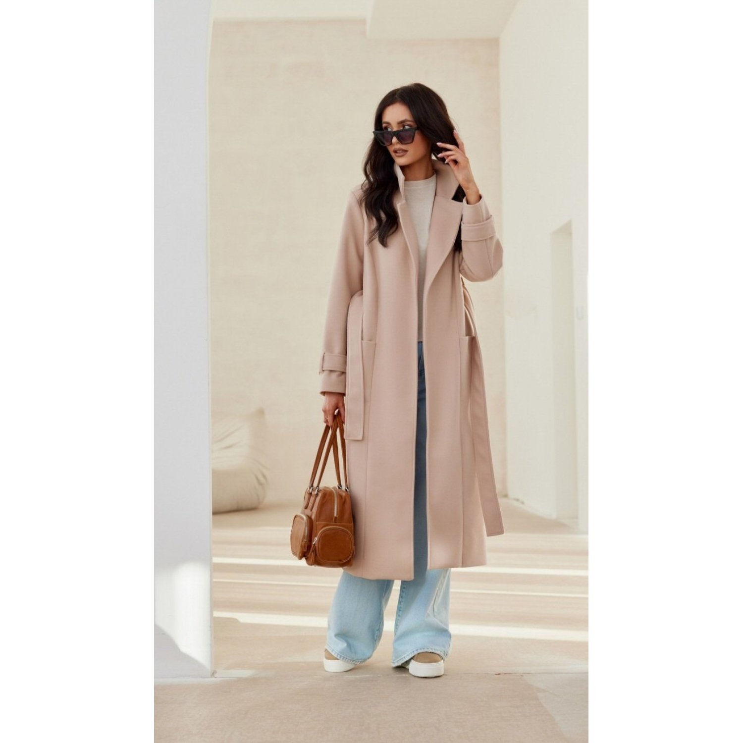 Palton dama elegant lung bej cu buzunare si cordon Katsy - JojoFashion.ro