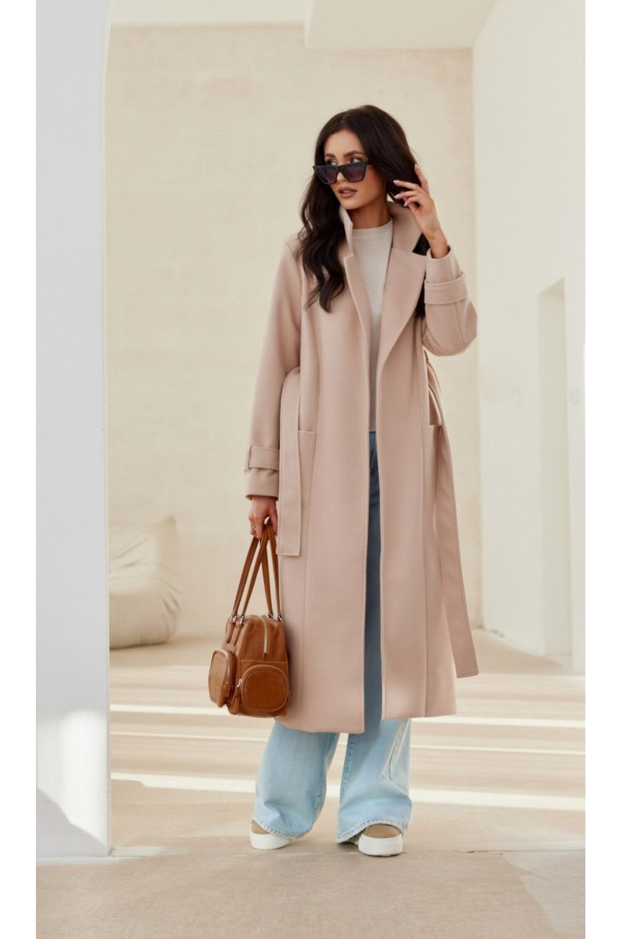 Palton dama elegant lung bej cu buzunare si cordon Katsy Palton dama elegant lung bej cu buzunare si cordon Katsy 4 - jojofashion.ro