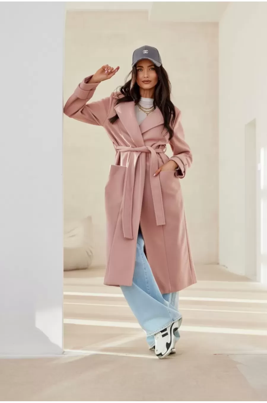 Palton dama elegant lung roz pal cu buzunare si cordon Katsy Palton dama elegant lung roz pal cu buzunare si cordon Katsy 1 - jojofashion.ro