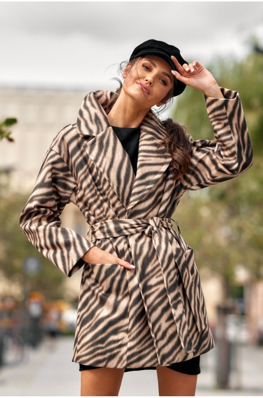 Palton dama elegant scurt, bej, animal print, Hilary Palton dama elegant scurt, bej, animal print, Hilary 1 - jojofashion.ro