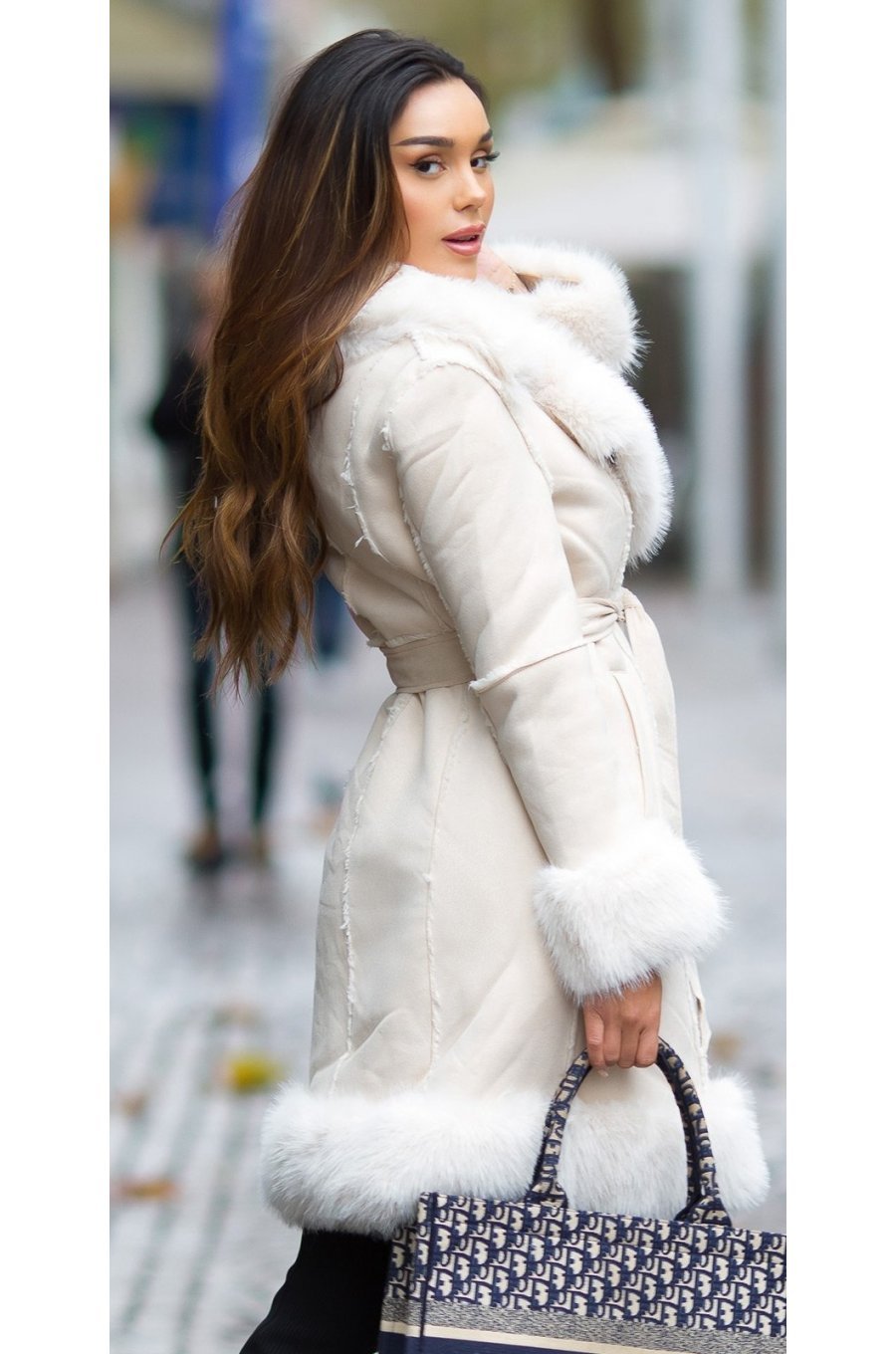 Palton dama midi, stil cojoc, din piele eco intoarsa, bej, cu blana, Chayenne 2 - jojofashion.ro