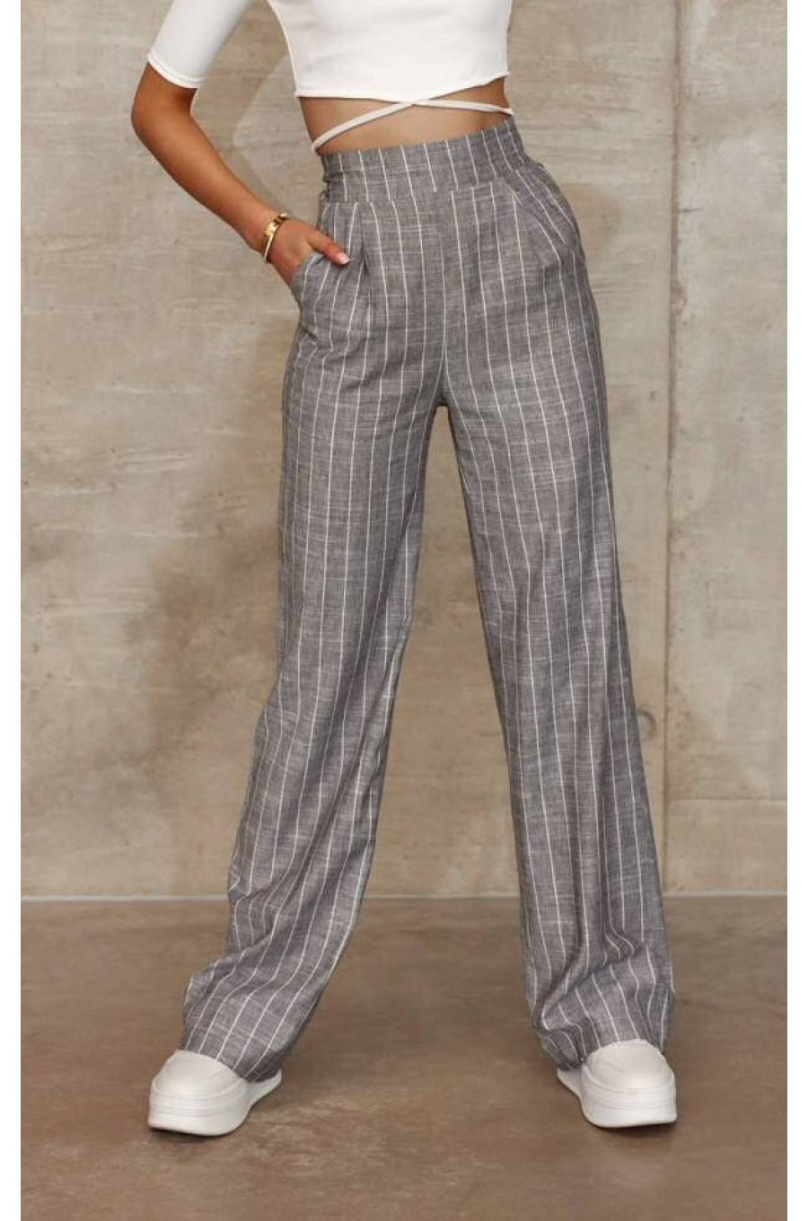 Pantaloni dama eleganti, evazati, gri cu dungi albe, cu talia inalta, Akella 1 - jojofashion.ro