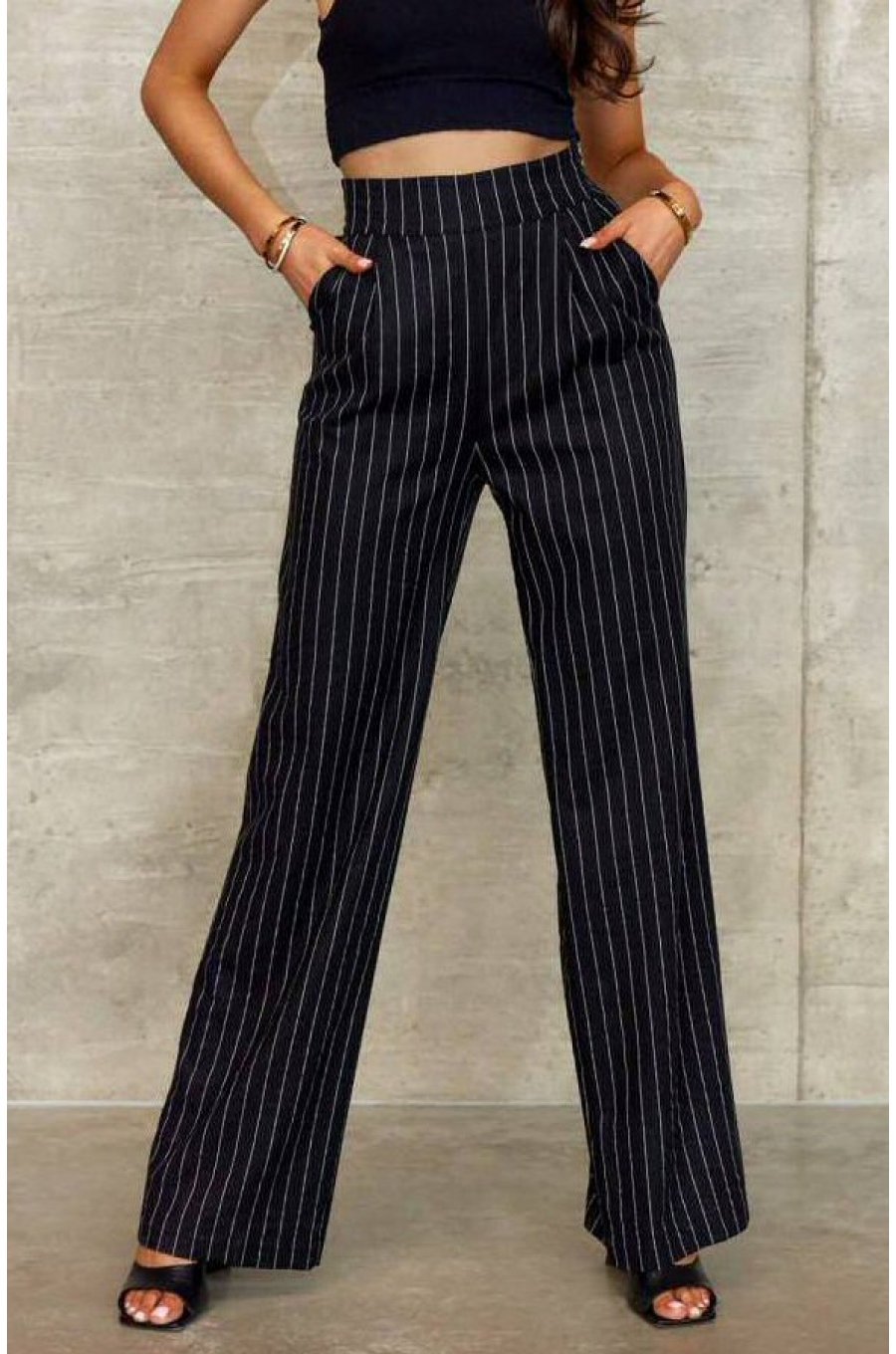Pantaloni dama eleganti, evazati, negri cu dungi albe, cu talia inalta, Akella 1 - jojofashion.ro