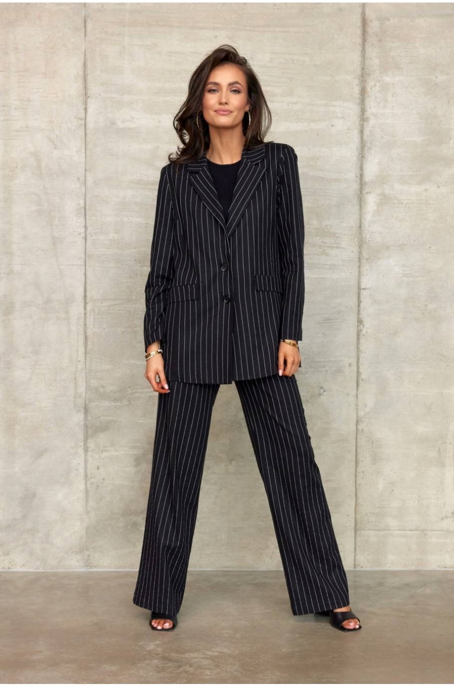 Pantaloni dama eleganti, evazati, negri cu dungi albe, cu talia inalta, Akella 6 - jojofashion.ro