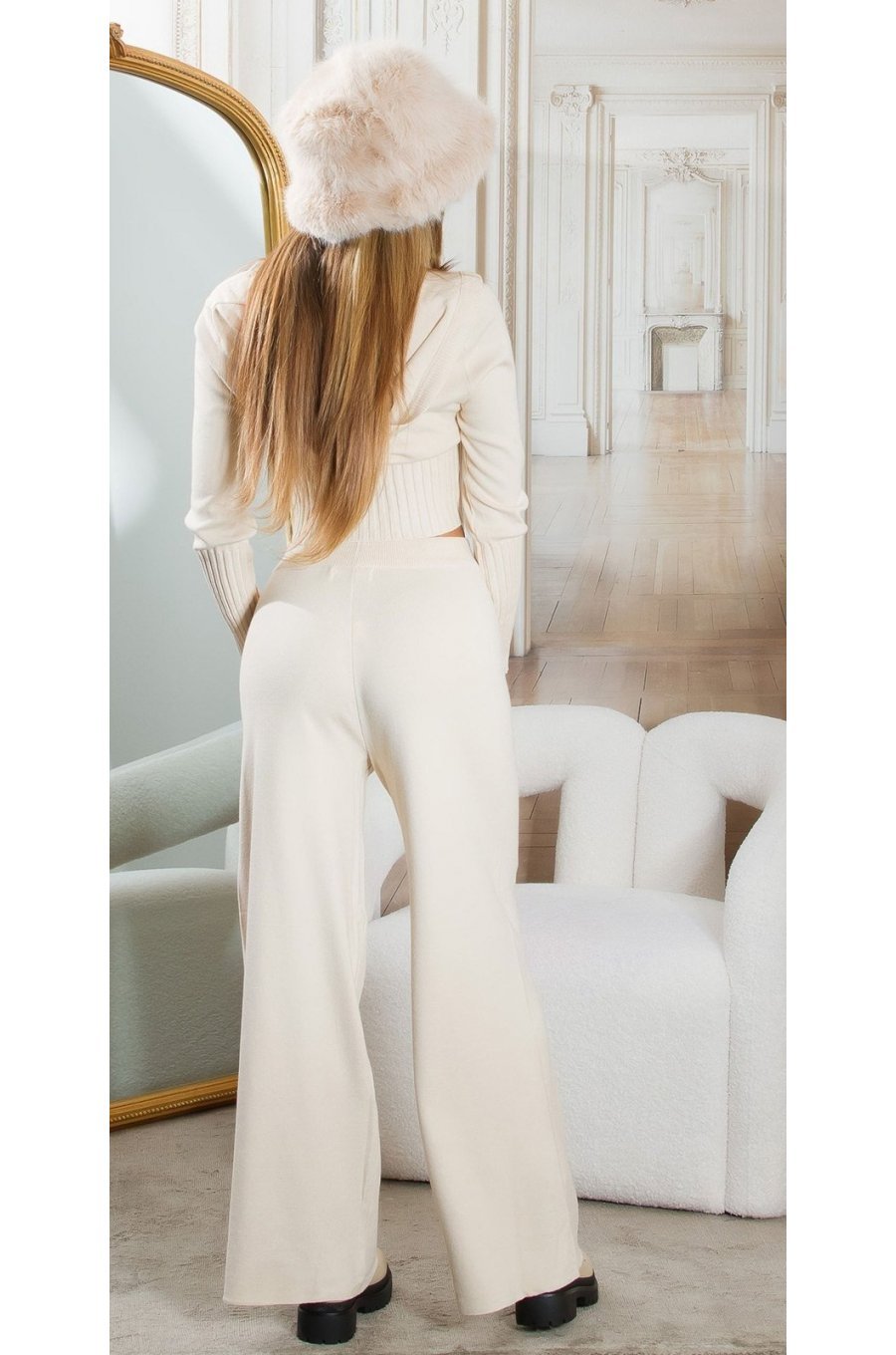 Pantaloni dama evazati, bej, din vascoza, cu talia inalta, Jalyn Pantaloni dama evazati, bej, din vascoza, cu talia inalta, Jalyn 4 - jojofashion.ro