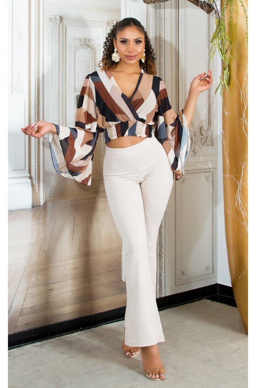Pantaloni dama evazati bej cu talia inalta Keyla Pantaloni dama evazati bej cu talia inalta Keyla 3 - jojofashion.ro