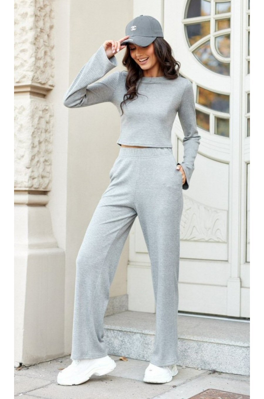 Pantaloni dama evazati, din tricot cu nervuri, gri, Hanne 3 - jojofashion.ro