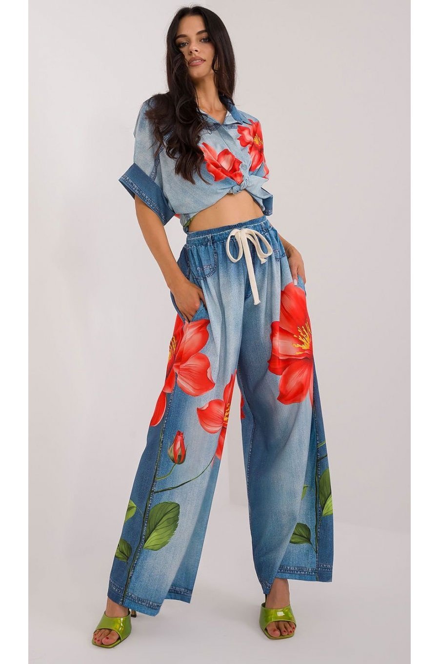 Pantaloni dama evazati, din vascoza, bleu cu flori, vaporosi, Hestia2 2 - jojofashion.ro