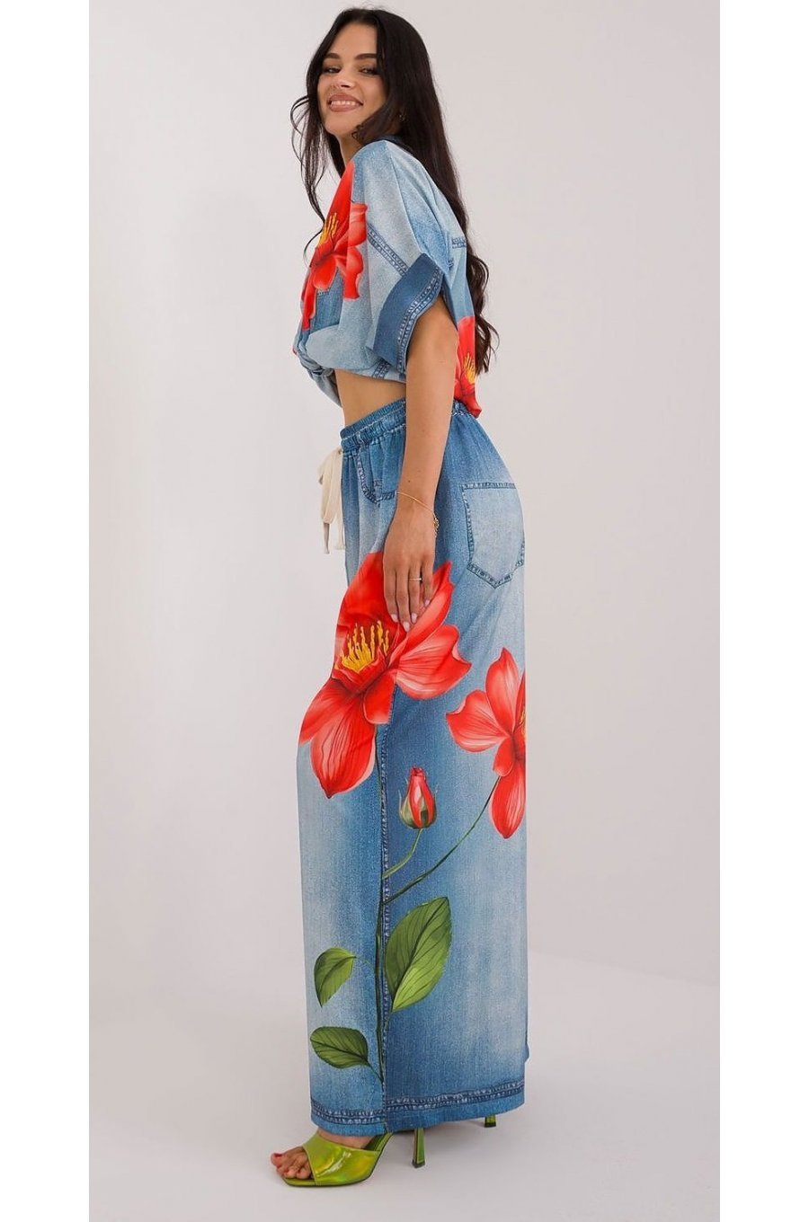 Pantaloni dama evazati, din vascoza, bleu cu flori, vaporosi, Hestia2 3 - jojofashion.ro