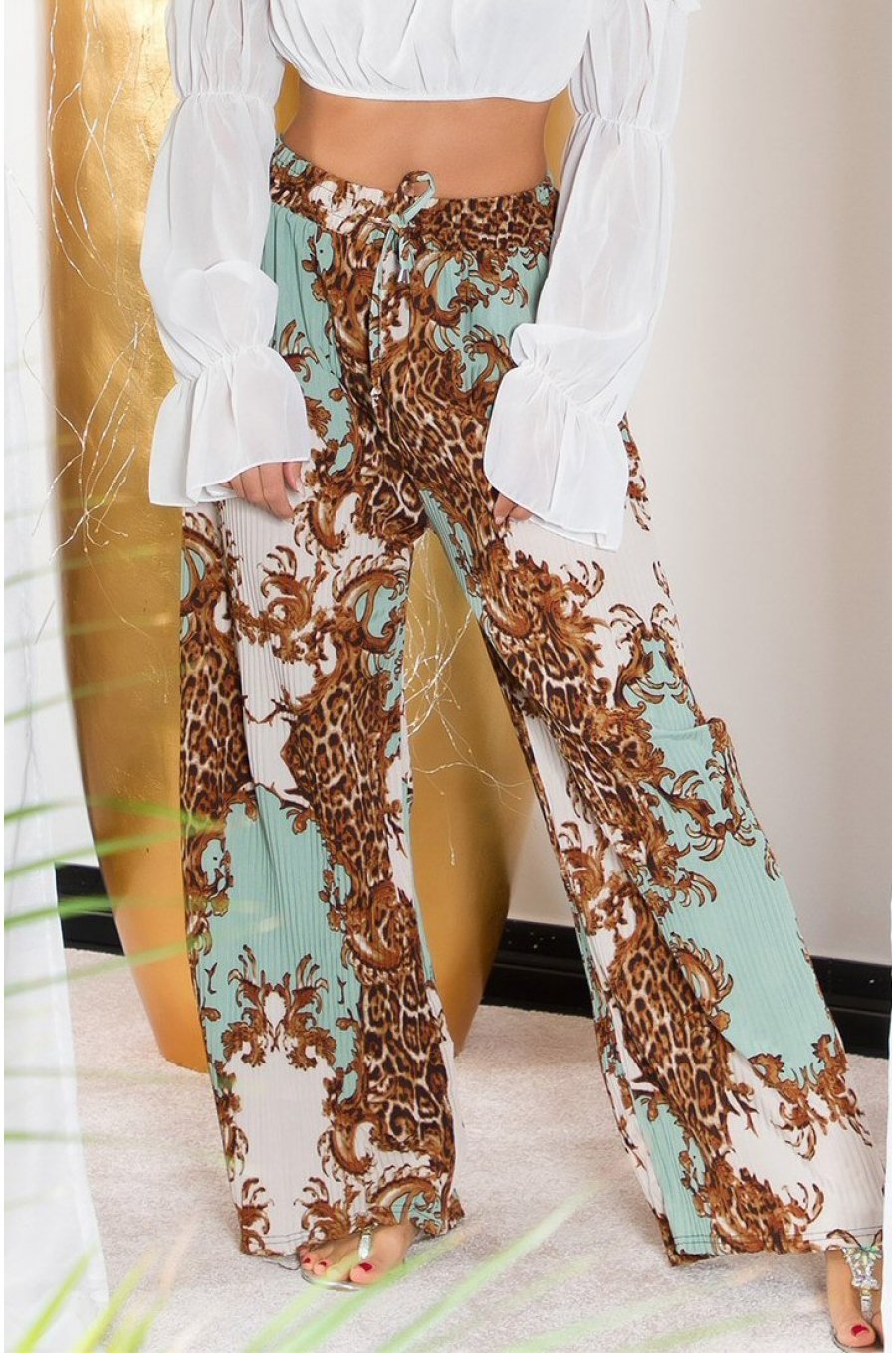 Pantaloni dama evazati largi, de vara, bleu, animal print, Amira Pantaloni dama evazati largi, de vara, bleu, animal print, Amira 1 - jojofashion.ro