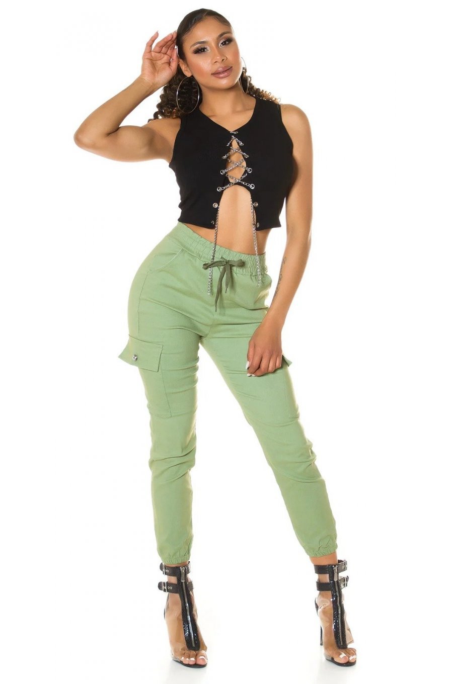Pantaloni dama kaki cargo cu buzunare aplicate Haru Pantaloni dama kaki cargo cu buzunare aplicate Haru 3 - jojofashion.ro