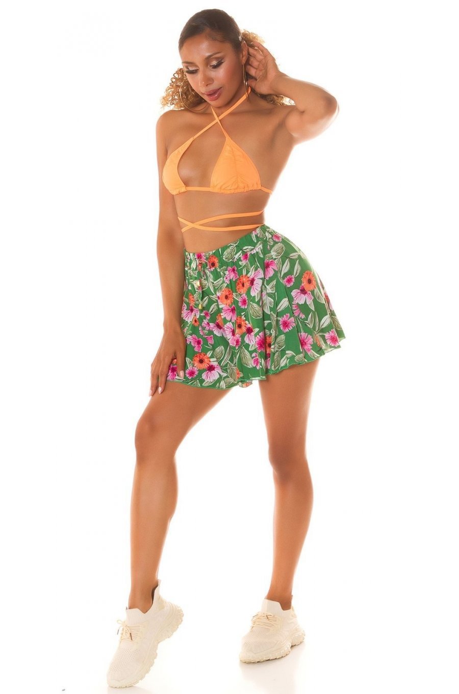 Pantaloni dama scurti, lejeri, verzi cu flori multicolore, din vascoza, Keilana 5 - jojofashion.ro