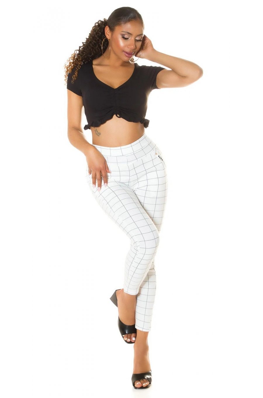 Pantaloni eleganti dama mulati albi in carouri Dizara Pantaloni eleganti dama mulati albi in carouri Dizara 4 - jojofashion.ro
