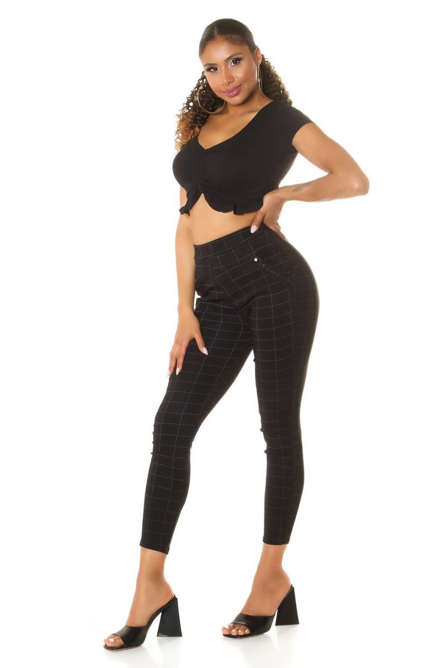 Pantaloni eleganti dama mulati negri in carouri Dizara Pantaloni eleganti dama mulati negri in carouri Dizara 4 - jojofashion.ro